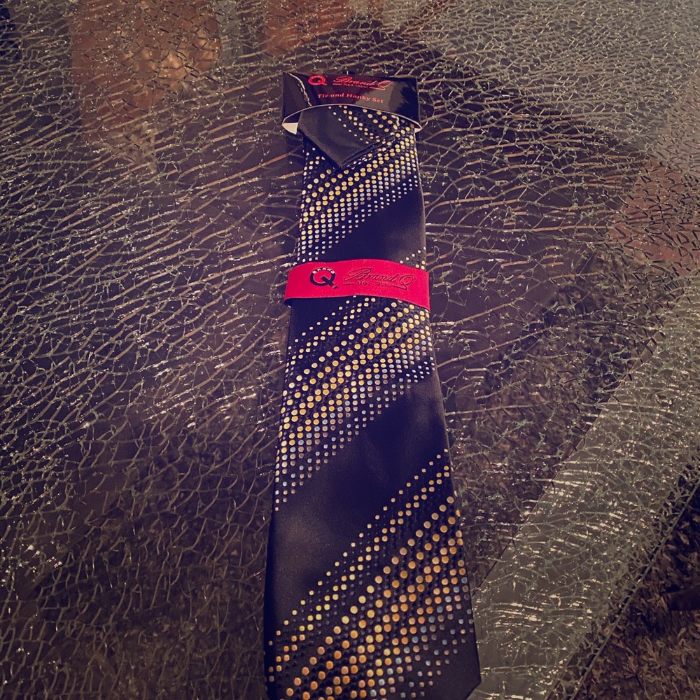 Classy Tie and Hanky set - Executive touch!